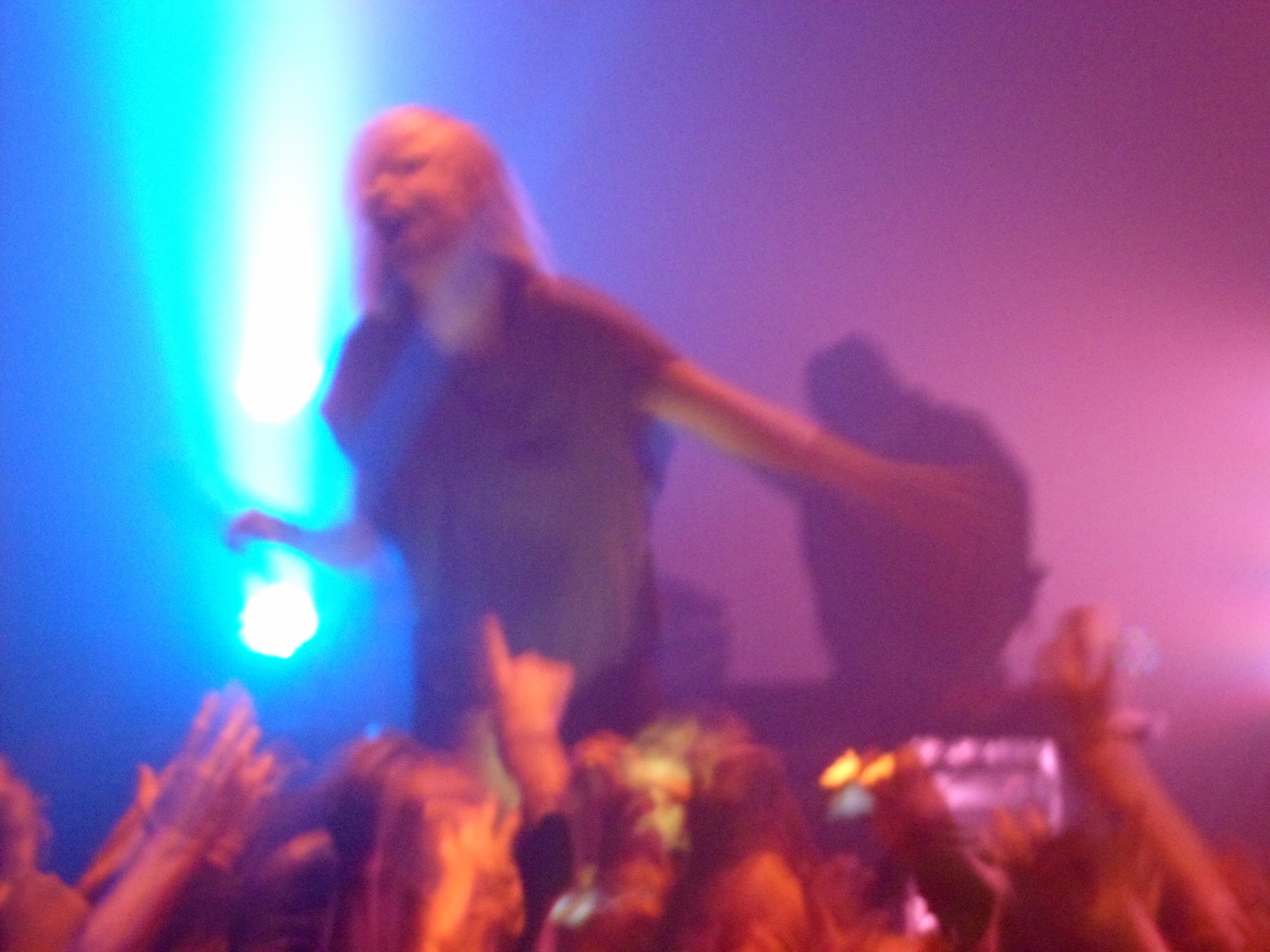 Crystal Castles en vivo!